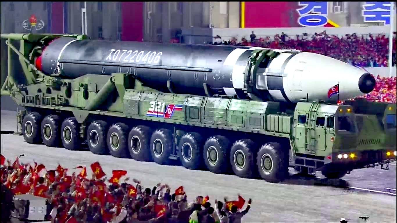 
俄罗斯军事专家分析朝鲜阅兵展示的新型坦克为什么像T‘xingkong体育官网登录’(图9)