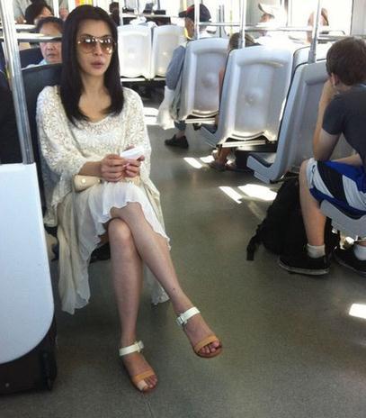 “星空体育官网”宝华洲社区:党员固定活动助推“三改一拆”(图1) 星空体育官网