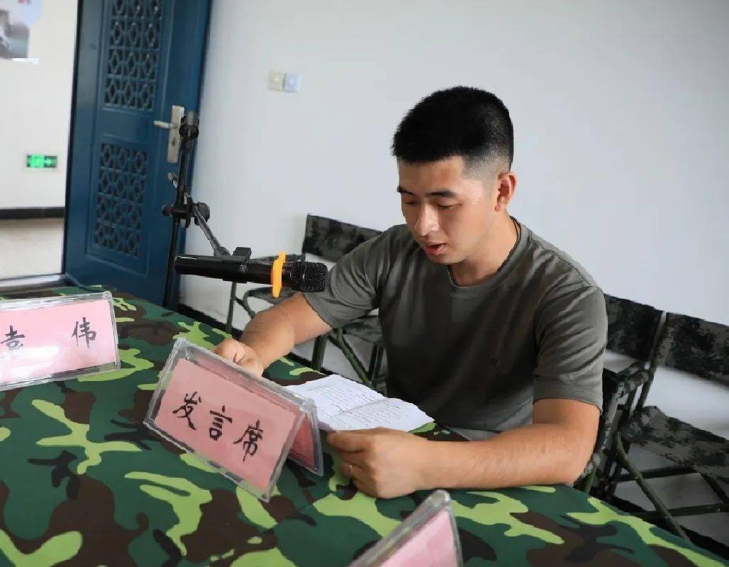 ‘星空体育官网’
穿上戎衣当回“兵” “军事日”里悟使命~(图7)